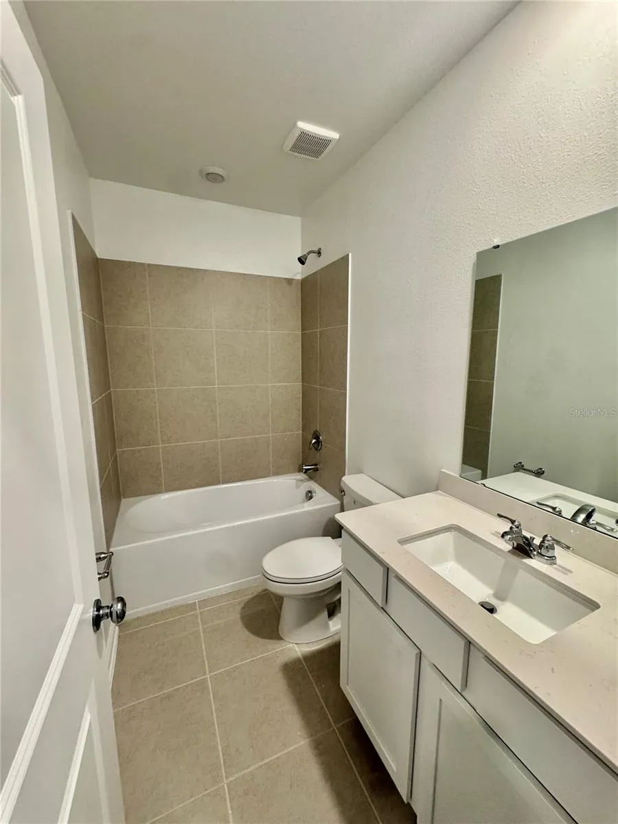 2557 SKYLINE LOOP Kissimmee, FL 34758