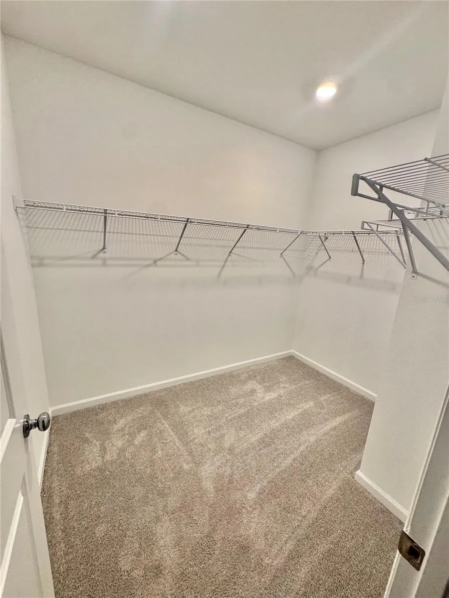 2557 SKYLINE LOOP Kissimmee, FL 34758