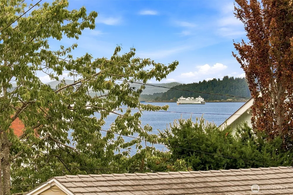 3151 Alki Avenue SW #11 Seattle, WA 98116