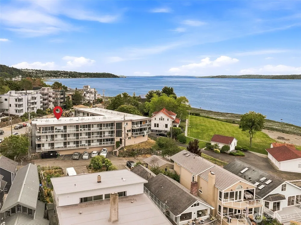 3151 Alki Avenue SW #11 Seattle, WA 98116