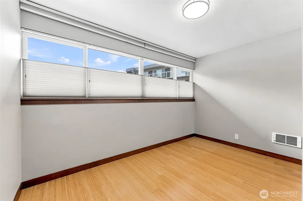 3151 Alki Avenue SW #11 Seattle, WA 98116