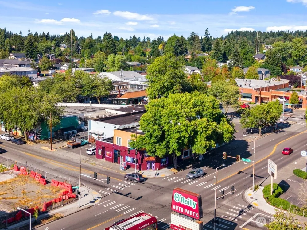 1620 SW Roxbury Street Seattle, WA 98106
