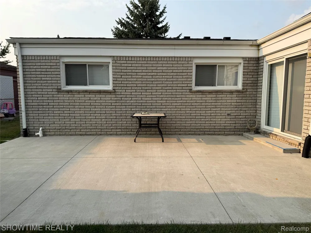 3740 MERRIMAC DRIVE Sterling Heights City, MI 48310