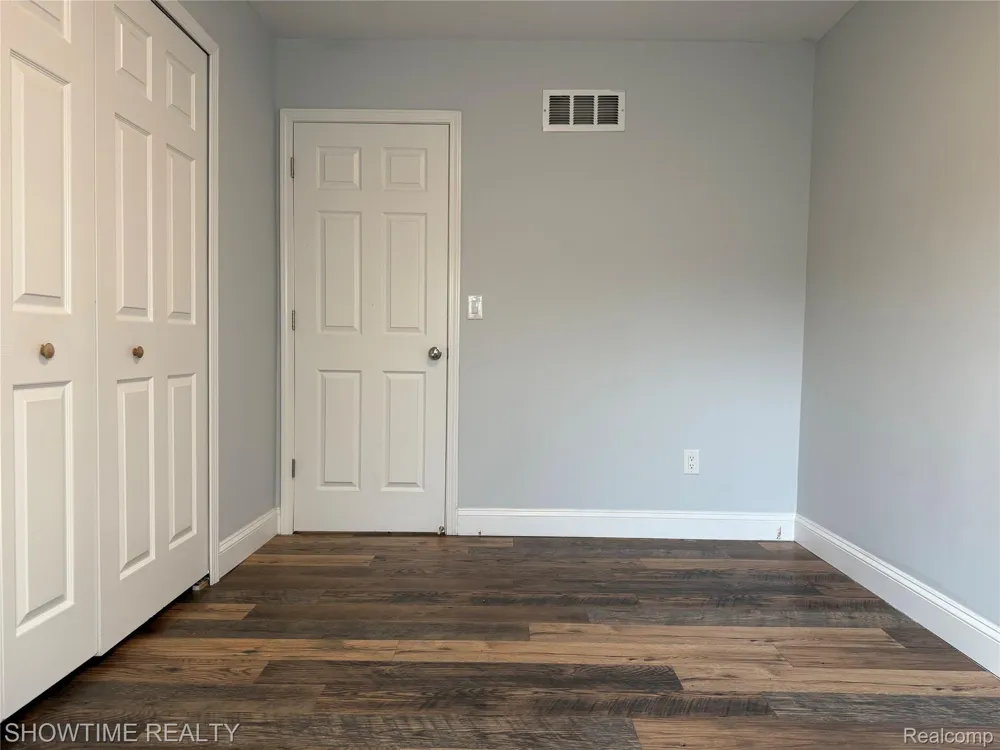 3740 MERRIMAC DRIVE Sterling Heights City, MI 48310