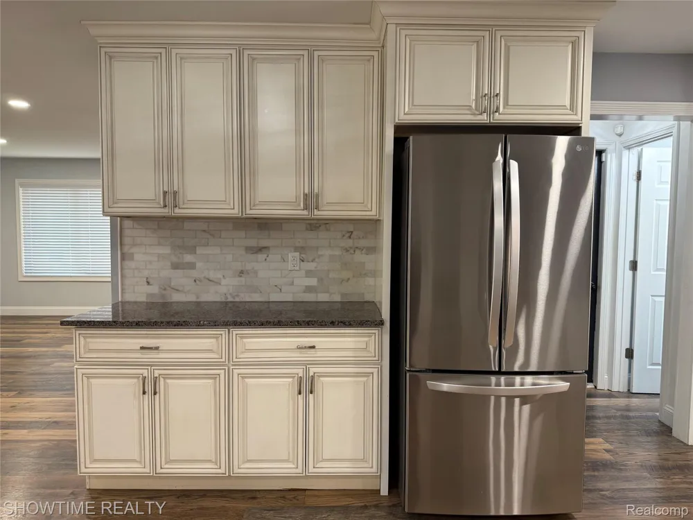 3740 MERRIMAC DRIVE Sterling Heights City, MI 48310