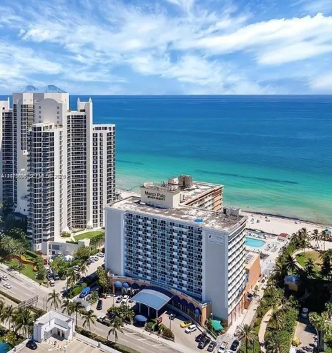 19201 Collins Ave #748