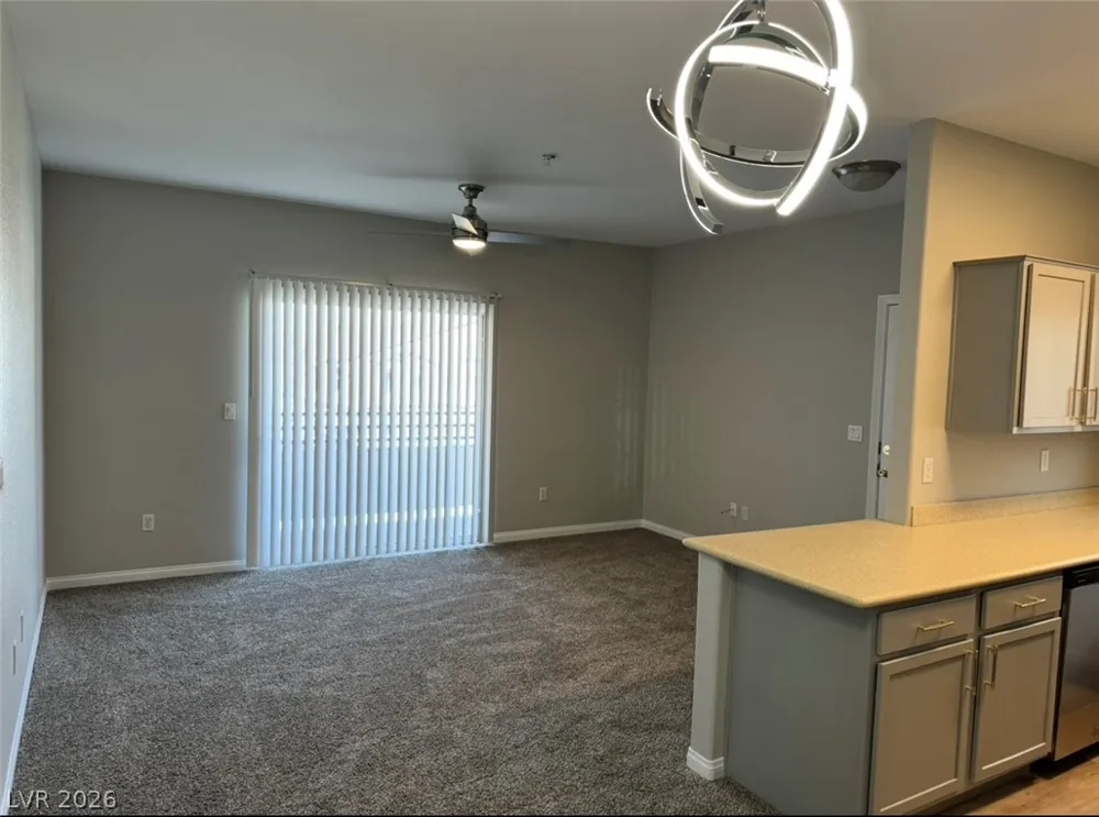 2291 W Horizon Ridge Parkway #5228 Henderson, NV 89052