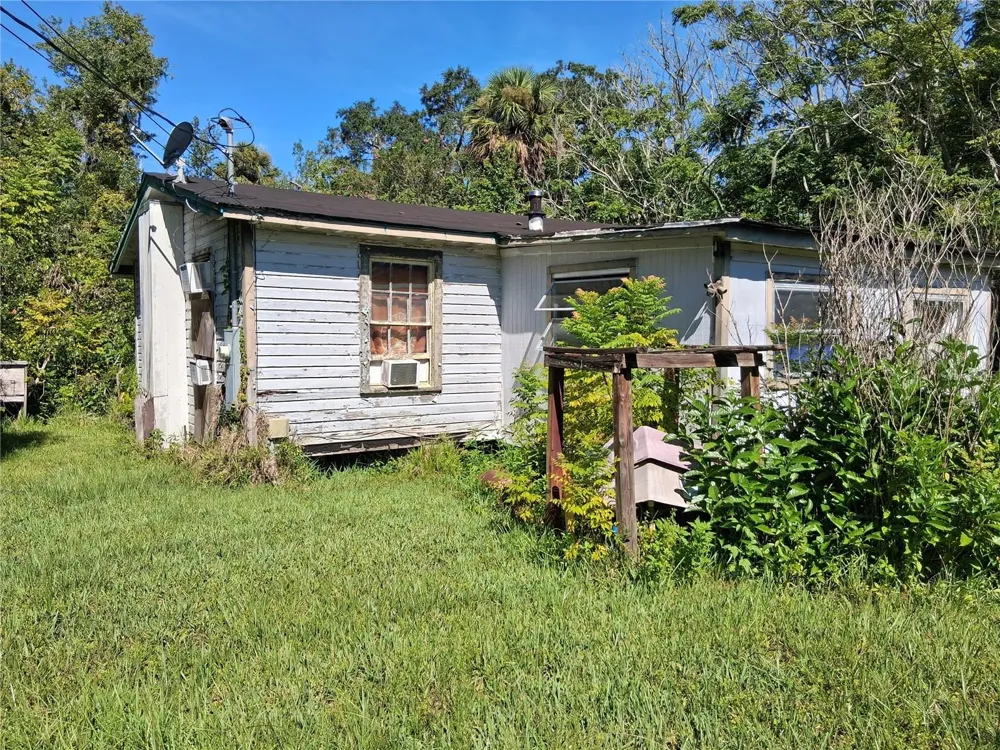 438 STATE ROAD 415 Osteen, FL 32764