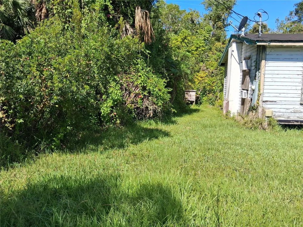 438 STATE ROAD 415 Osteen, FL 32764