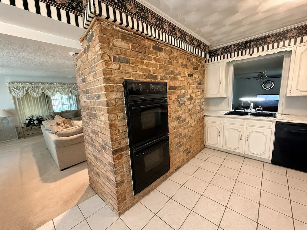 921 Medalist Drive Dallas, TX 75232