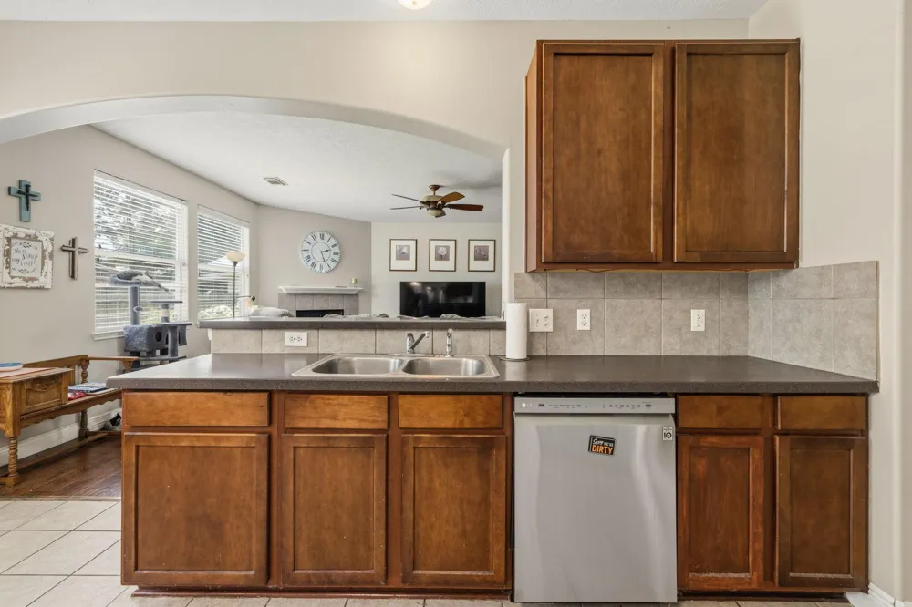 1123 Wiley Drive Magnolia, TX 77354