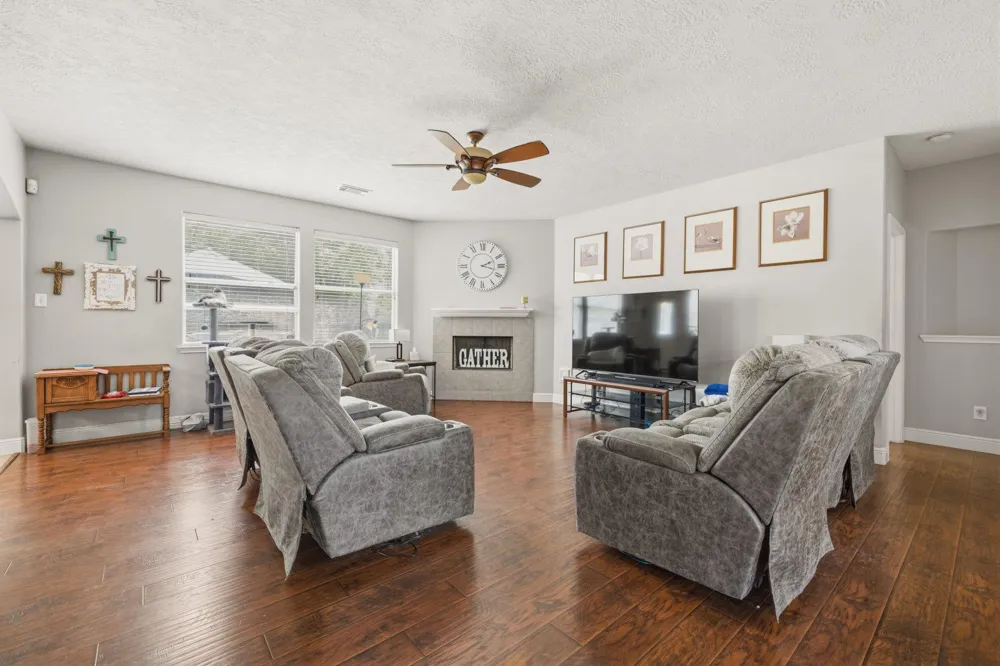 1123 Wiley Drive Magnolia, TX 77354