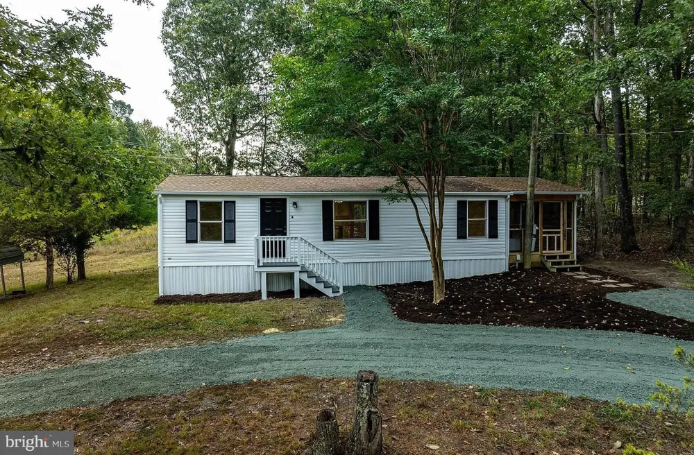 1103 LASLEY LN Louisa, VA 23093