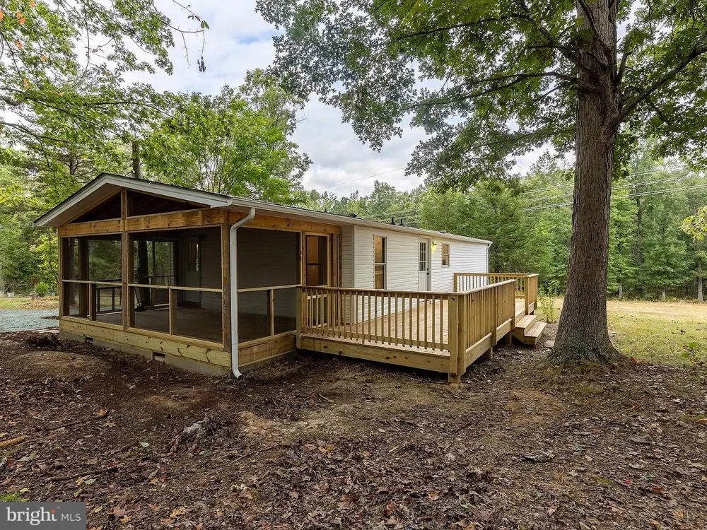 1103 LASLEY LN Louisa, VA 23093