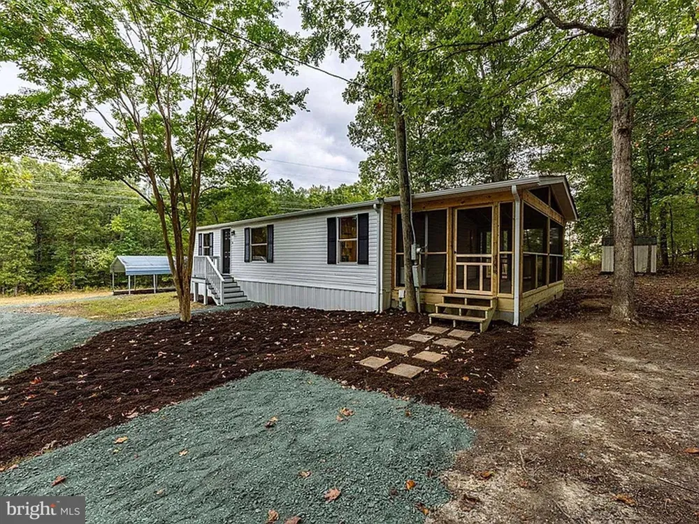 1103 LASLEY LN Louisa, VA 23093