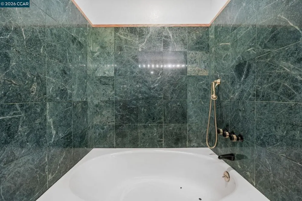 61 St. Thomas Ln Pleasant Hill, CA 94523