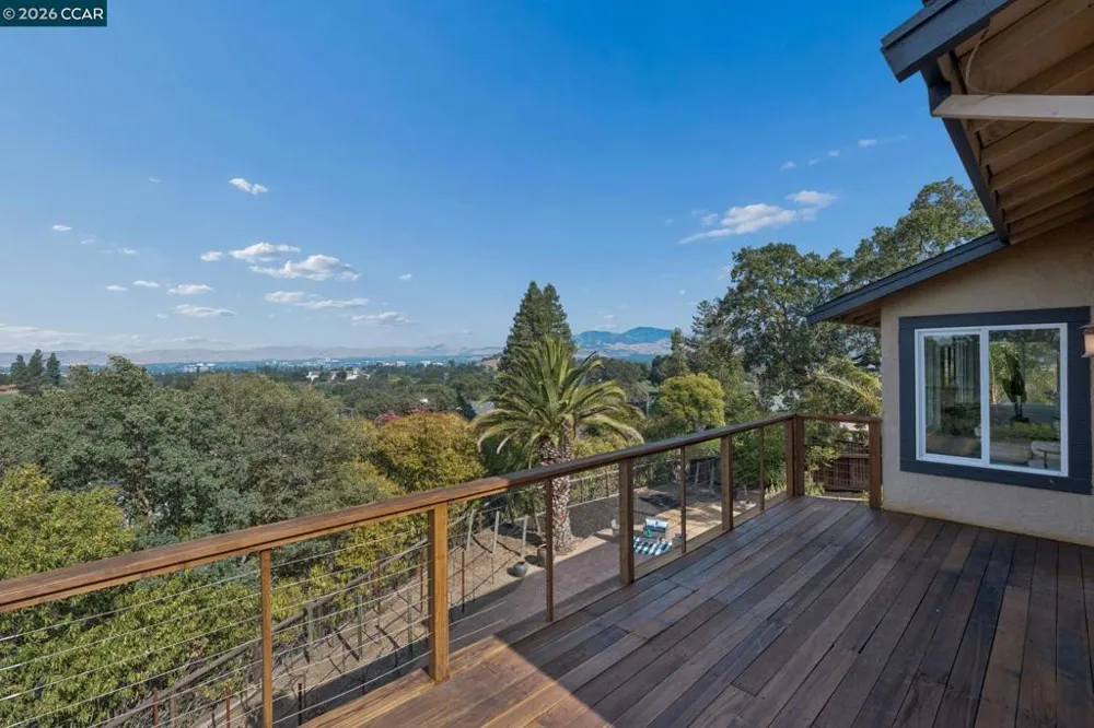 61 St. Thomas Ln Pleasant Hill, CA 94523