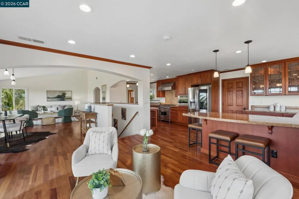 61 St. Thomas Ln Pleasant Hill, CA 94523