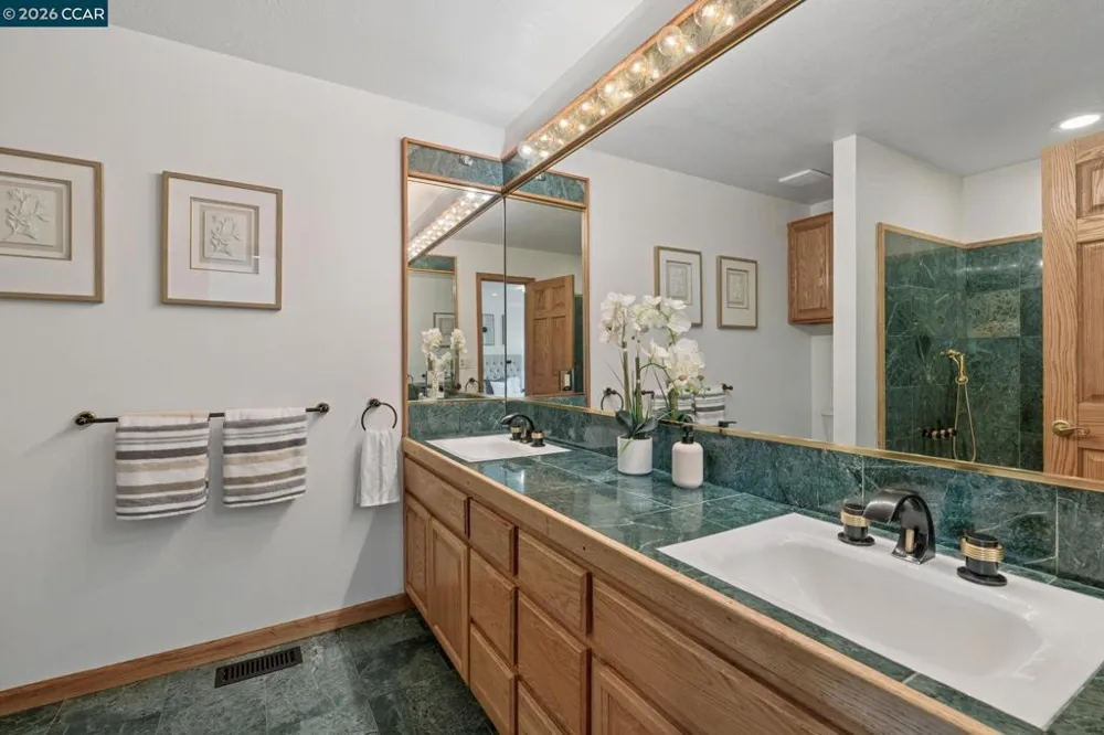 61 St. Thomas Ln Pleasant Hill, CA 94523