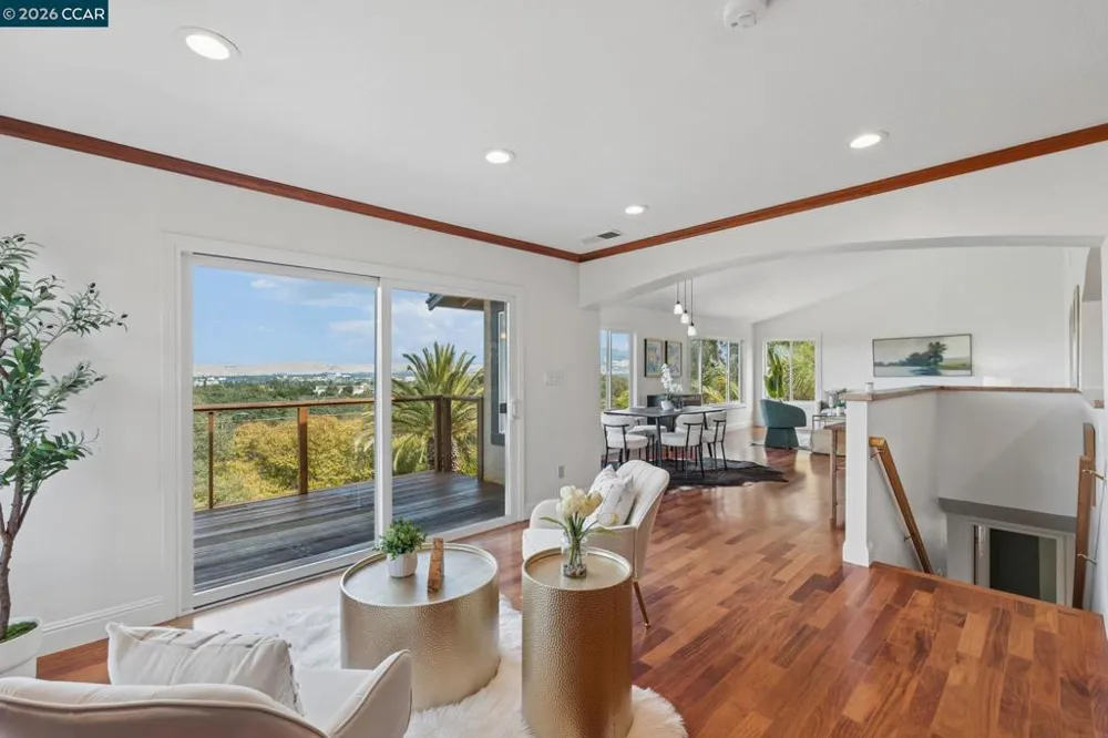 61 St. Thomas Ln Pleasant Hill, CA 94523