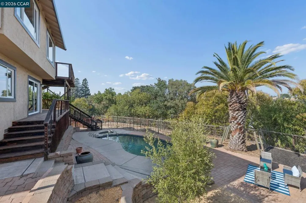 61 St. Thomas Ln Pleasant Hill, CA 94523