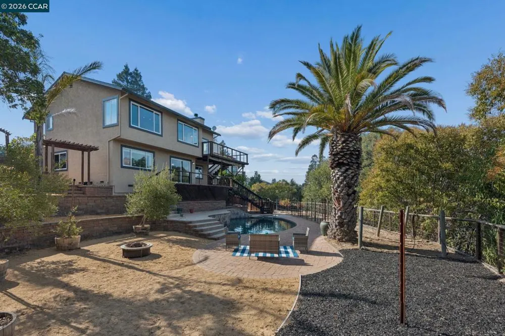 61 St. Thomas Ln Pleasant Hill, CA 94523