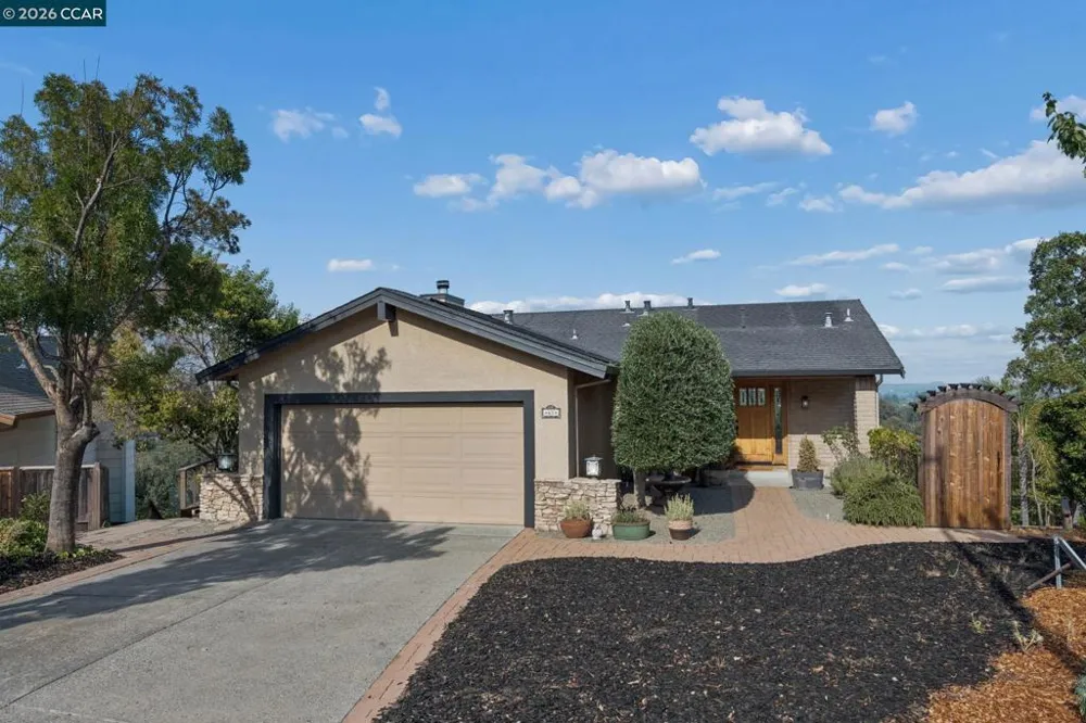 61 St. Thomas Ln Pleasant Hill, CA 94523