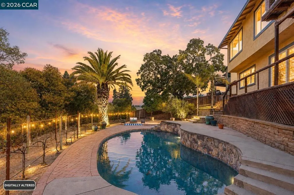 61 St. Thomas Ln Pleasant Hill, CA 94523