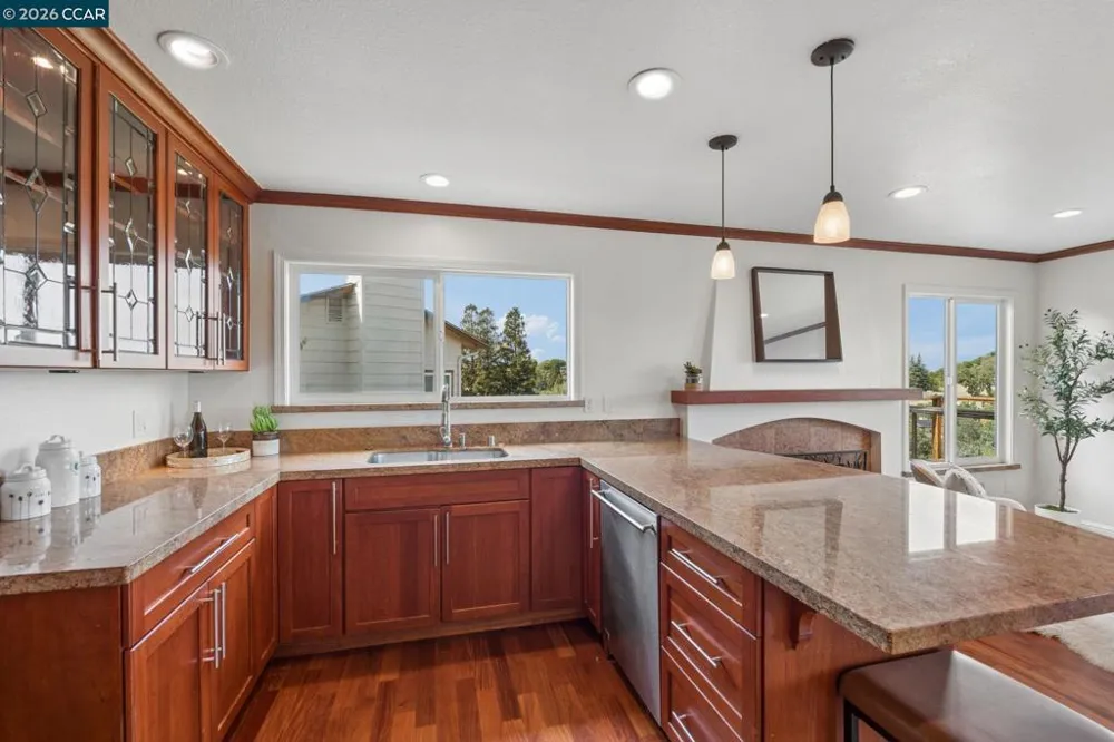 61 St. Thomas Ln Pleasant Hill, CA 94523