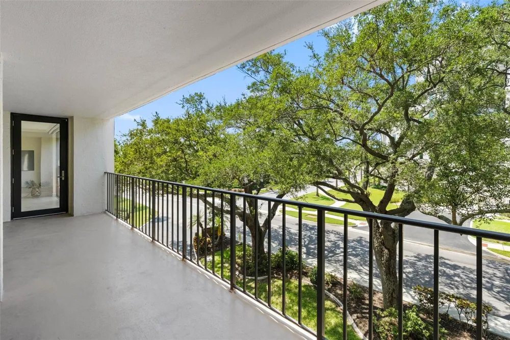 220 BELLEVIEW BOULEVARD #403 Belleair, FL 33756