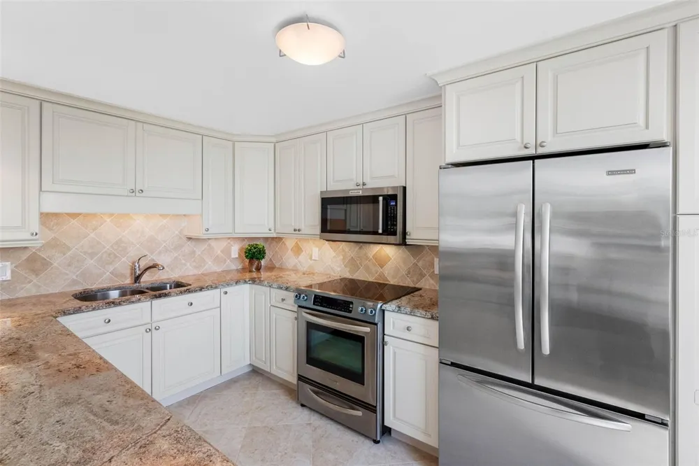 220 BELLEVIEW BOULEVARD #403 Belleair, FL 33756