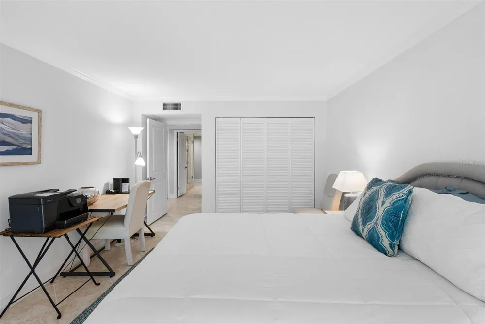 220 BELLEVIEW BOULEVARD #403 Belleair, FL 33756