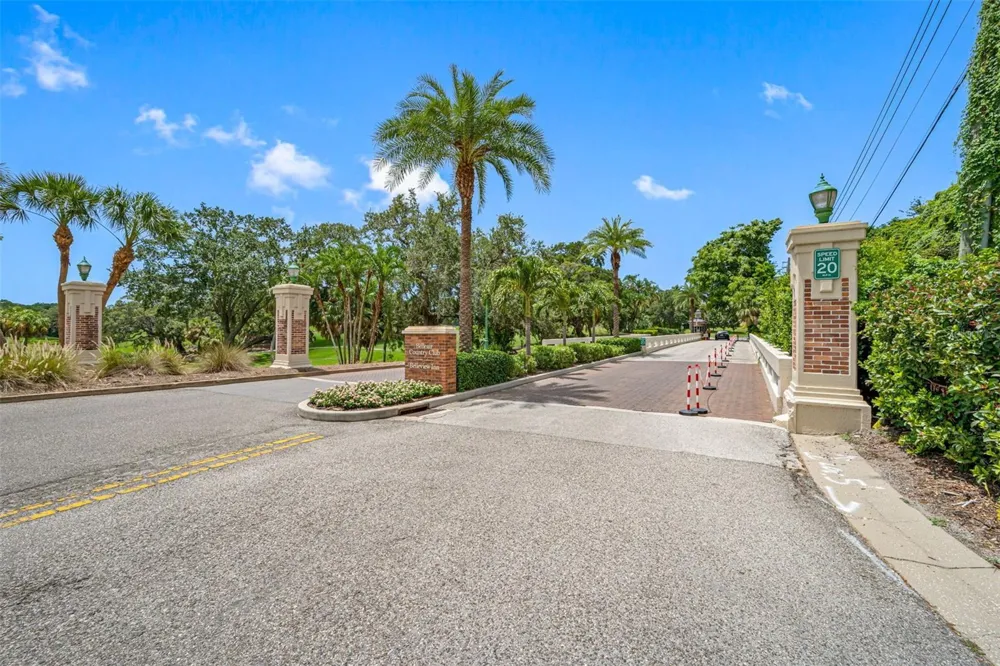 220 BELLEVIEW BOULEVARD #403 Belleair, FL 33756