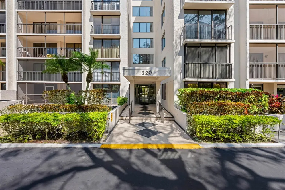 220 BELLEVIEW BOULEVARD #403 Belleair, FL 33756