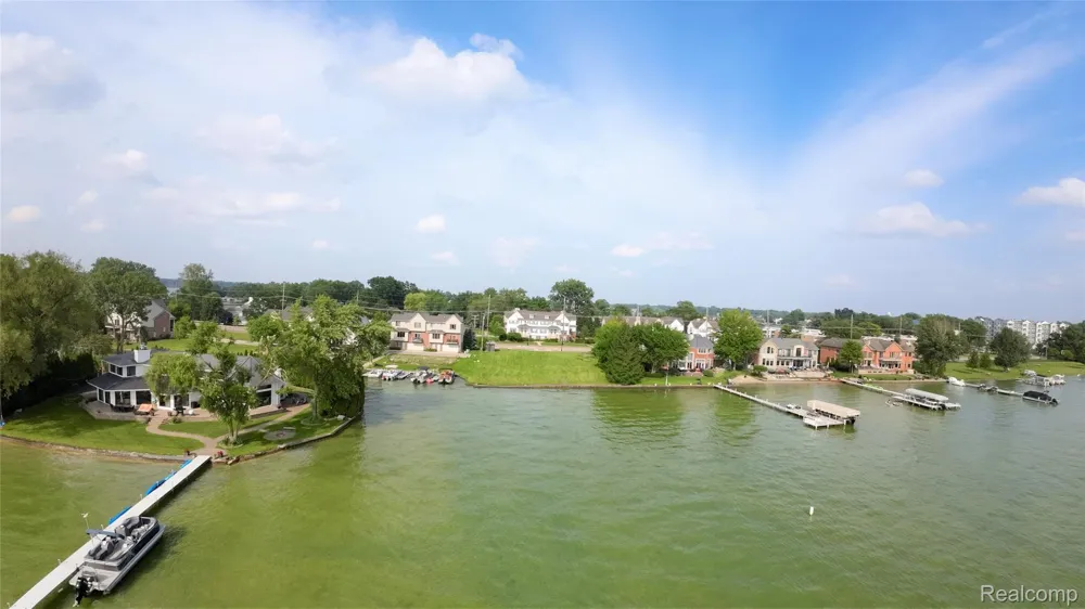 1540 Cass Lake Road Keego Harbor City, MI 48320