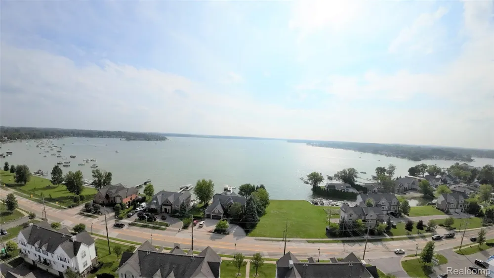1540 Cass Lake Road Keego Harbor City, MI 48320