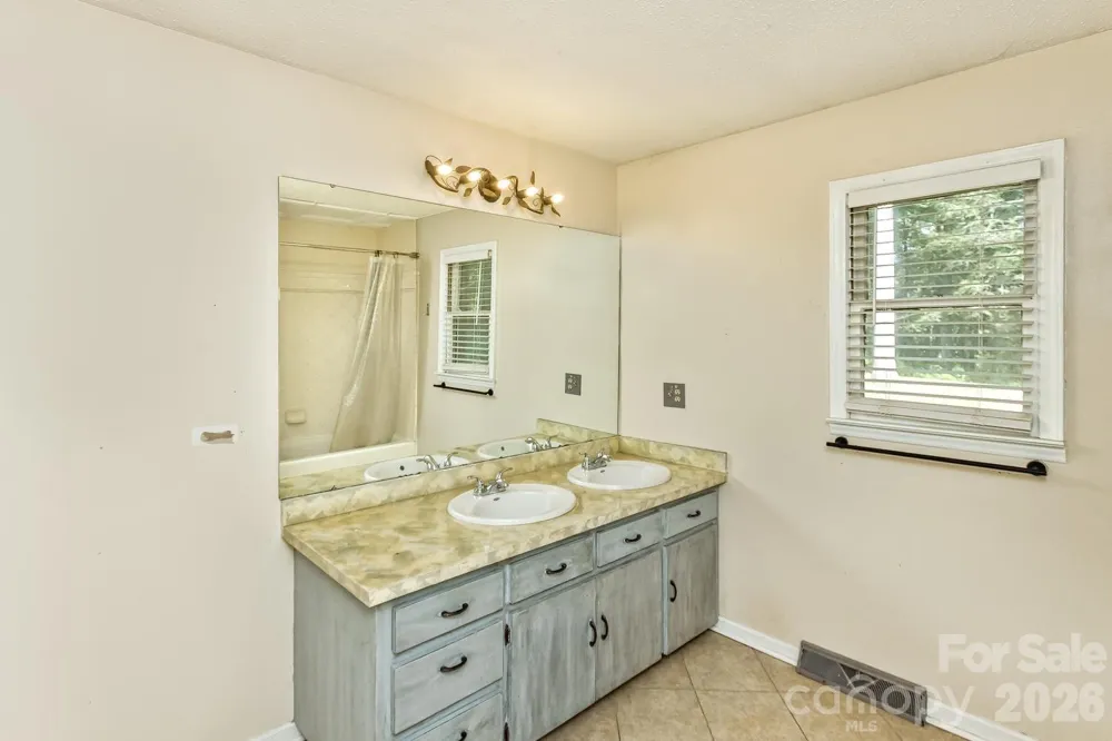 94 Stone Drive Marion, NC 28752