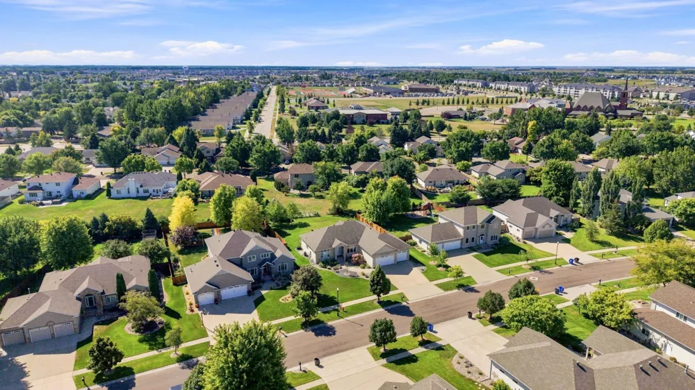 2108 ROSE CREEK BOULEVARD S Fargo, ND 58104