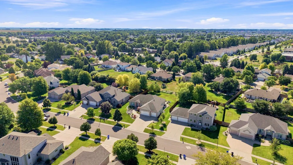 2108 ROSE CREEK BOULEVARD S Fargo, ND 58104