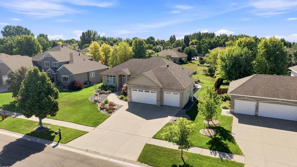 2108 ROSE CREEK BOULEVARD S Fargo, ND 58104