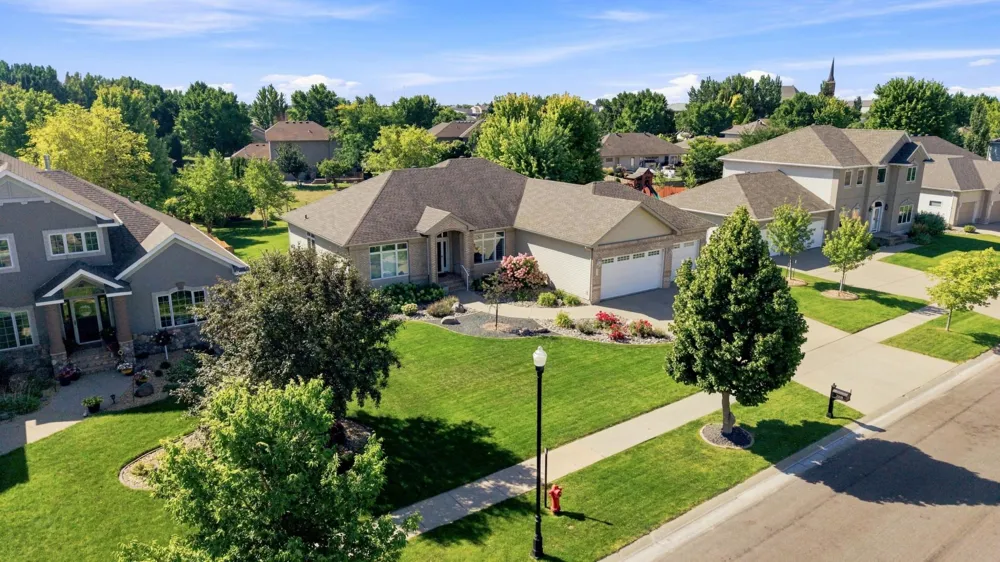 2108 ROSE CREEK BOULEVARD S Fargo, ND 58104