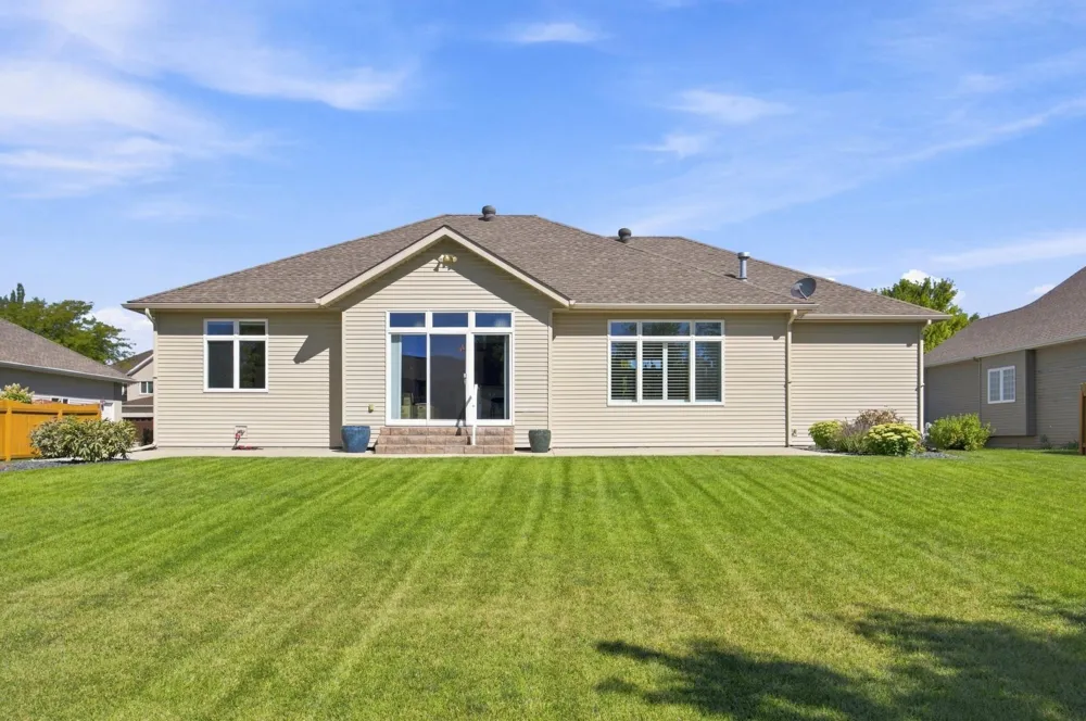 2108 ROSE CREEK BOULEVARD S Fargo, ND 58104