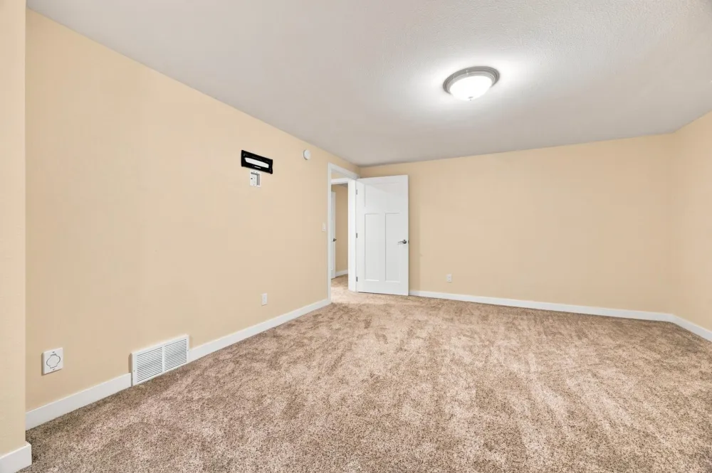 2108 ROSE CREEK BOULEVARD S Fargo, ND 58104