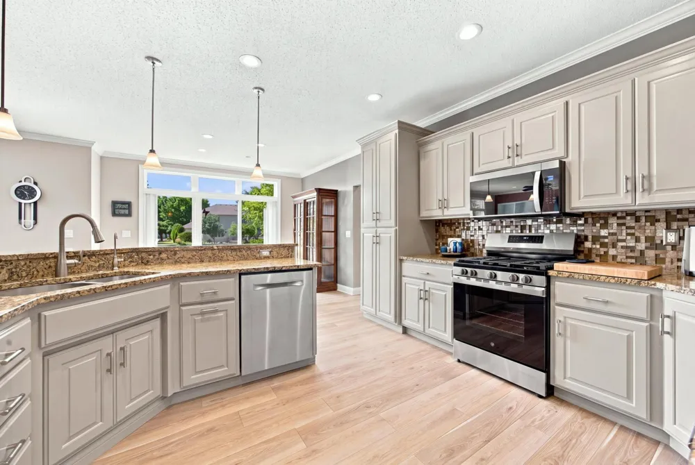 2108 ROSE CREEK BOULEVARD S Fargo, ND 58104