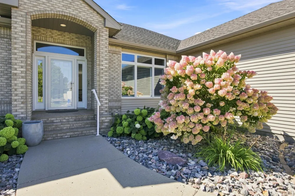 2108 ROSE CREEK BOULEVARD S Fargo, ND 58104