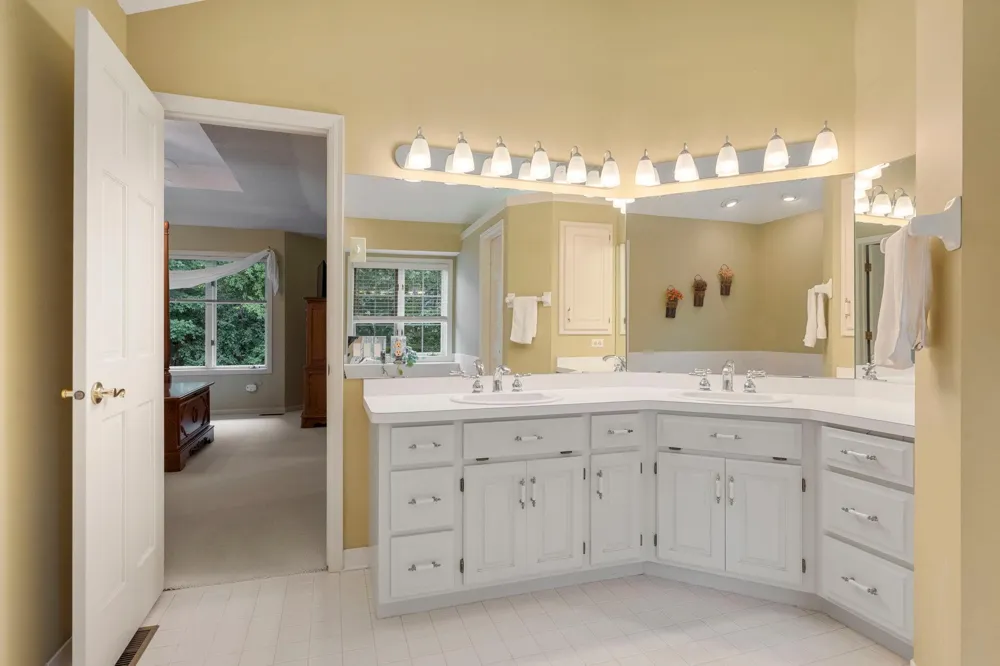 39 Marcin Hill Burnsville, MN 55337