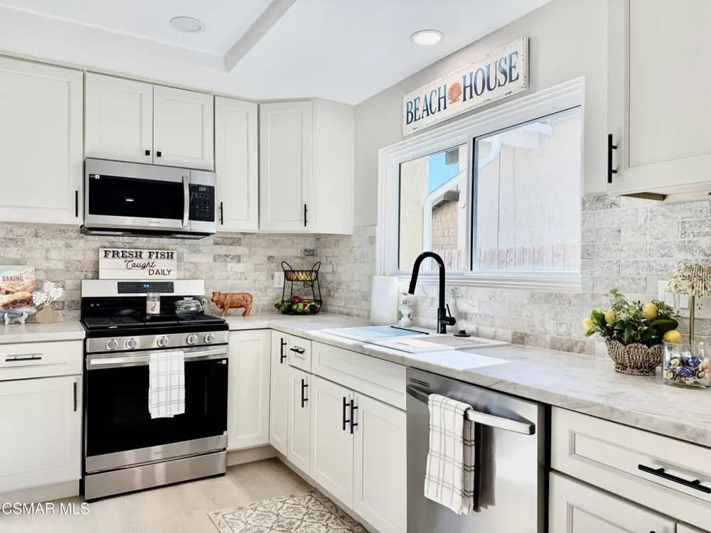 4625 Pomona Street Ventura, CA 93003
