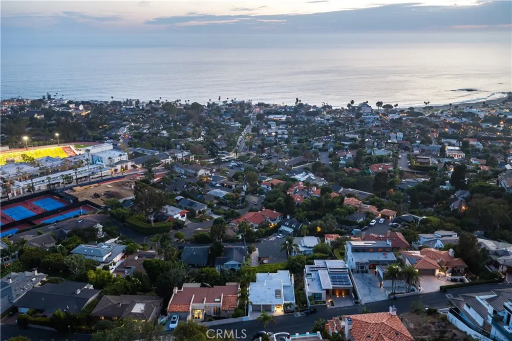 1061 Skyline Laguna Beach, CA 92651