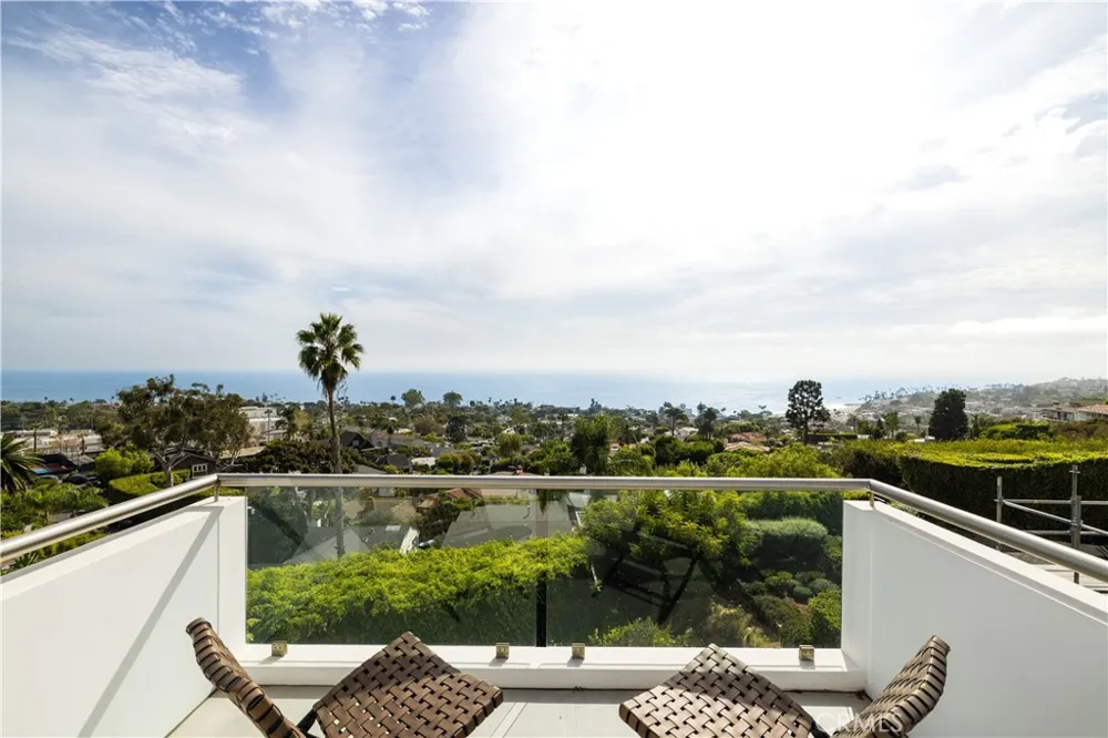 1061 Skyline Laguna Beach, CA 92651