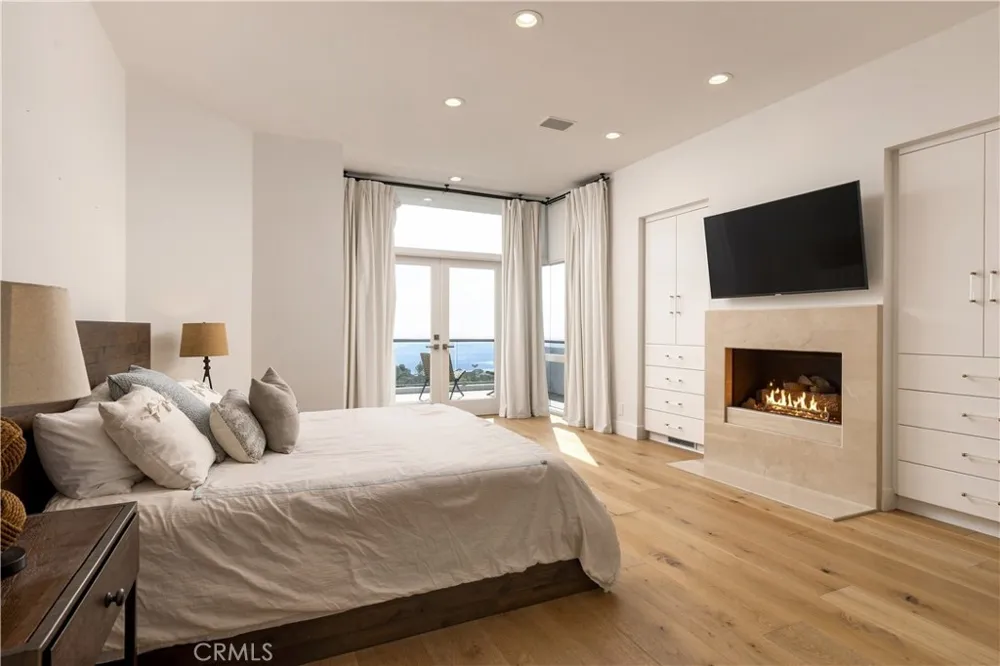 1061 Skyline Laguna Beach, CA 92651
